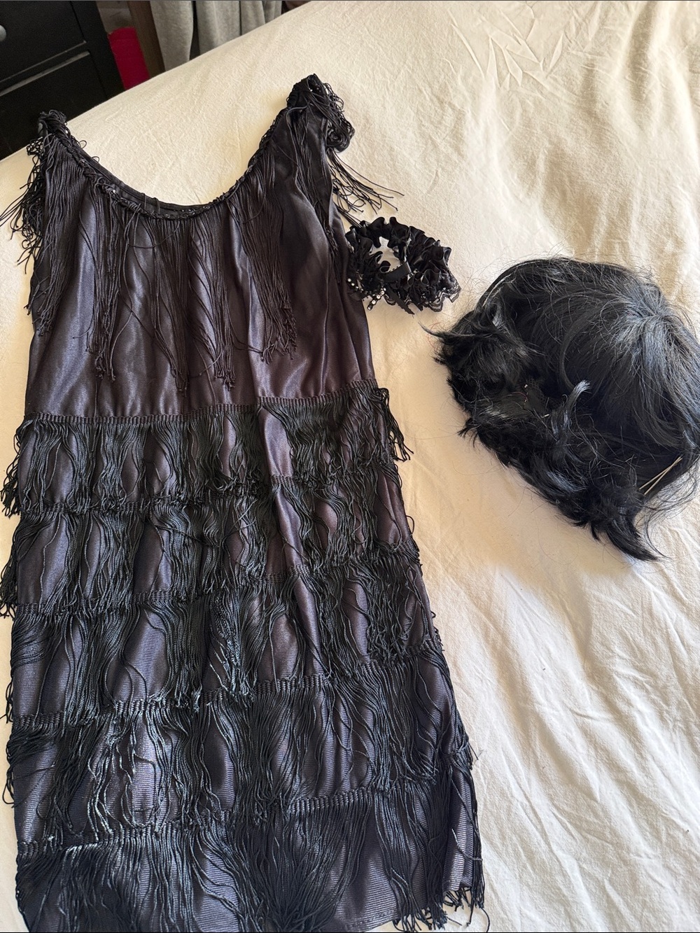 Flapper costume - dress, garter and wig